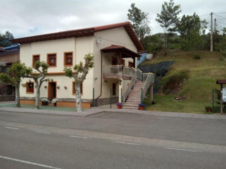 El Barredo Villa Onís Eksteriør billede